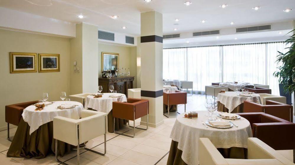 丽兹阿瓜嘉尔梅温泉酒店 Boario Terme 外观 照片