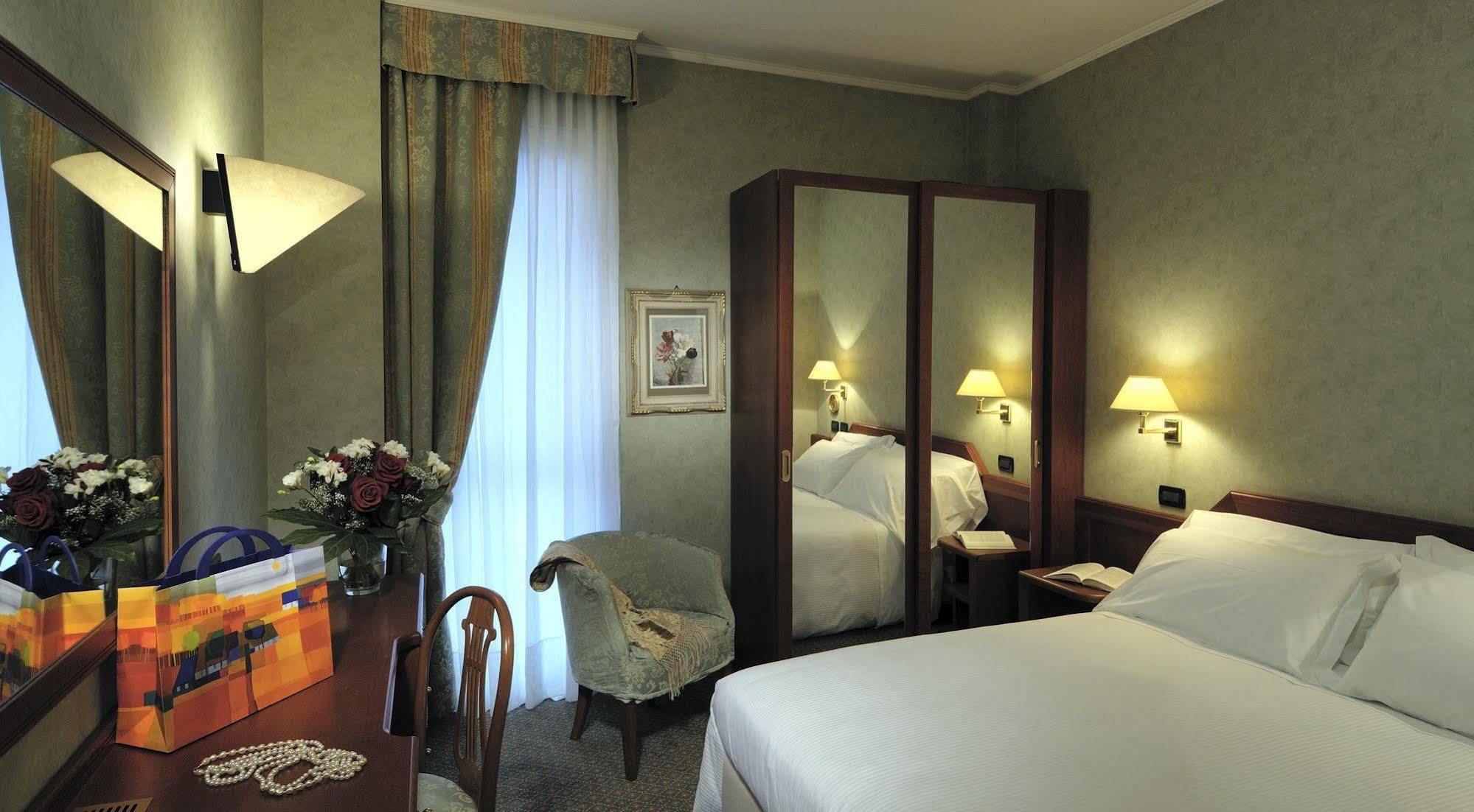 丽兹阿瓜嘉尔梅温泉酒店 Boario Terme 外观 照片