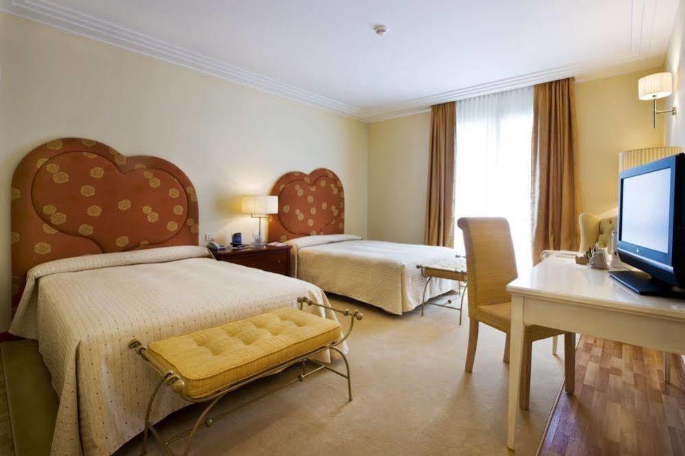 丽兹阿瓜嘉尔梅温泉酒店 Boario Terme 外观 照片