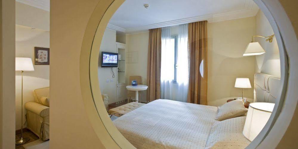 丽兹阿瓜嘉尔梅温泉酒店 Boario Terme 外观 照片