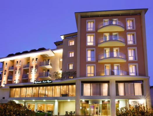 丽兹阿瓜嘉尔梅温泉酒店 Boario Terme 外观 照片